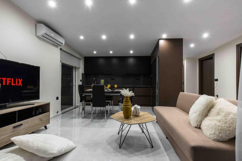 Home Sweet Home - Big Balcony With Great View Kíssamos Exterior foto